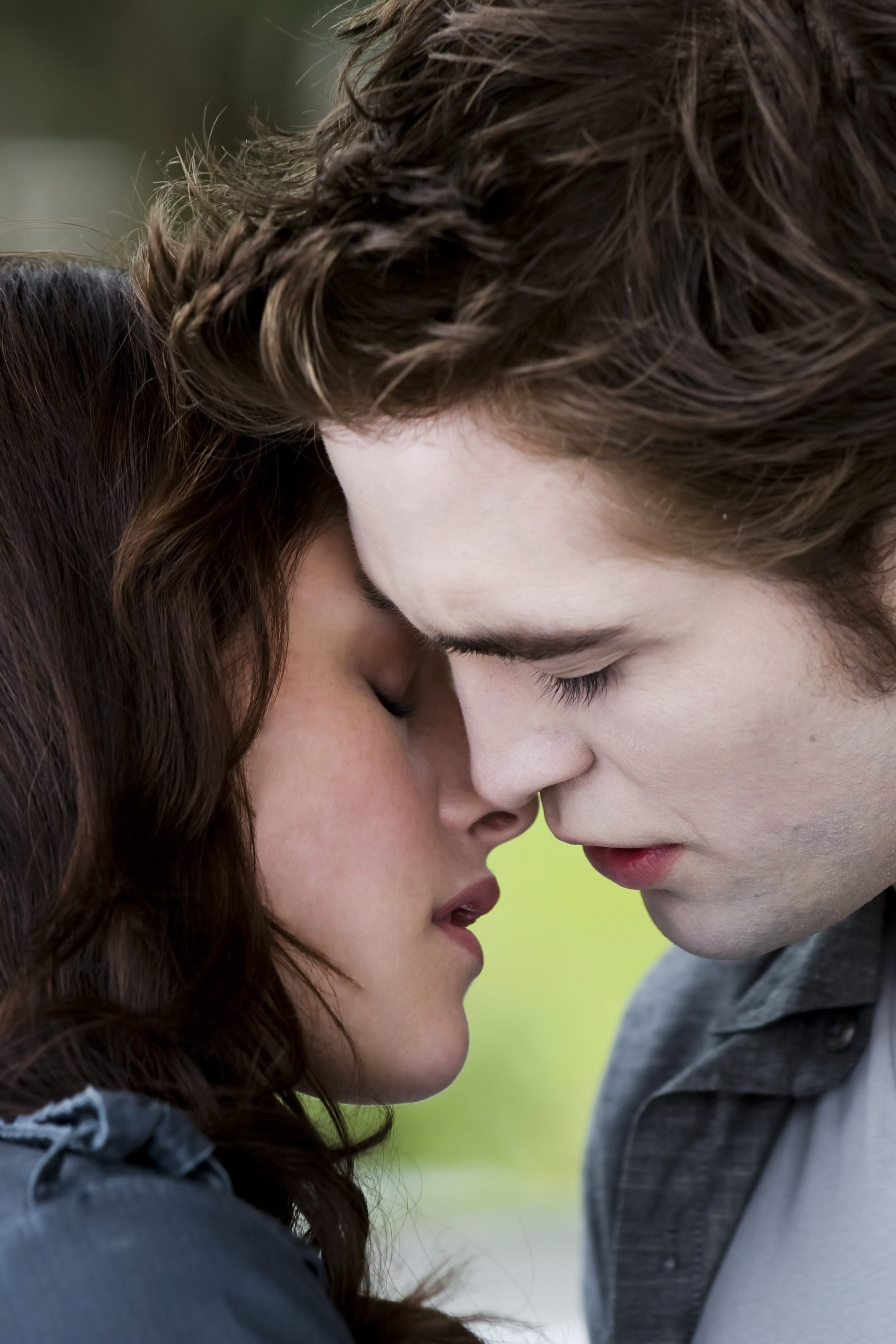 Edward Cullen New Moon - 2400x3600 Wallpaper Edward Cullen New Moon - 2400x3600 Wallpaper