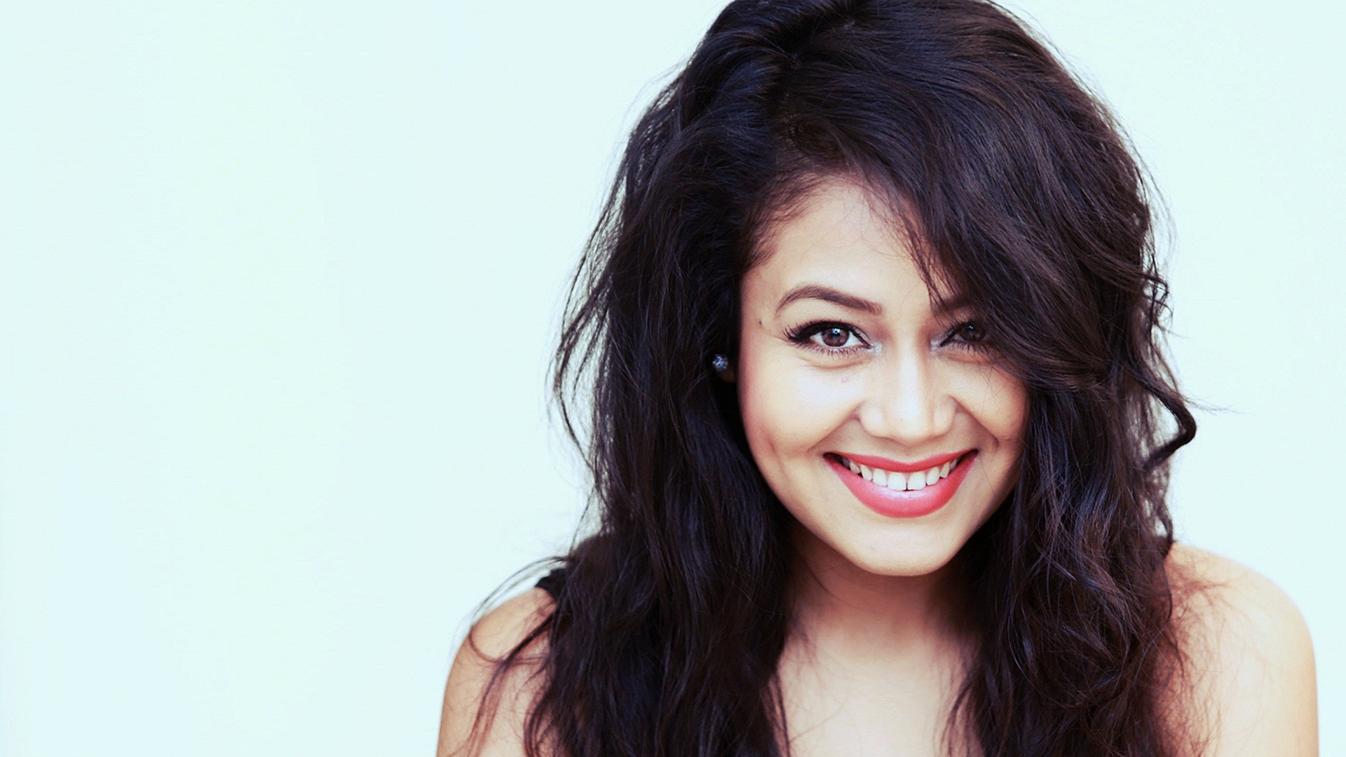 Neha Kakkar Singers - HD Wallpaper 