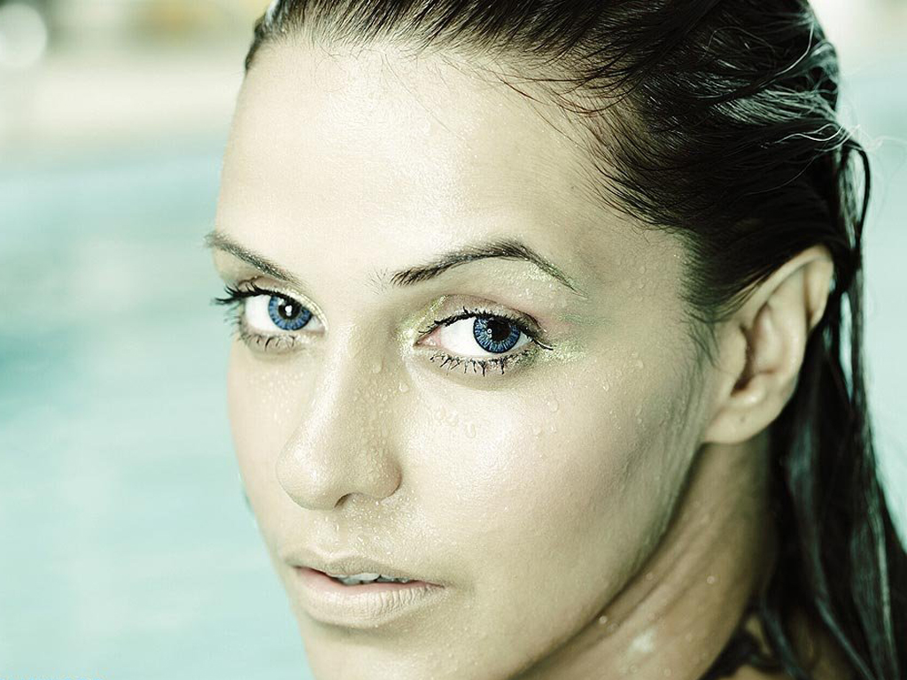 Neha Dhupia Close Up Photos - Neha Dhupia Close Up - HD Wallpaper 