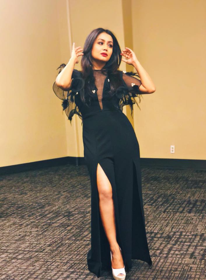 Neha Kakkar Hot Legs - HD Wallpaper 