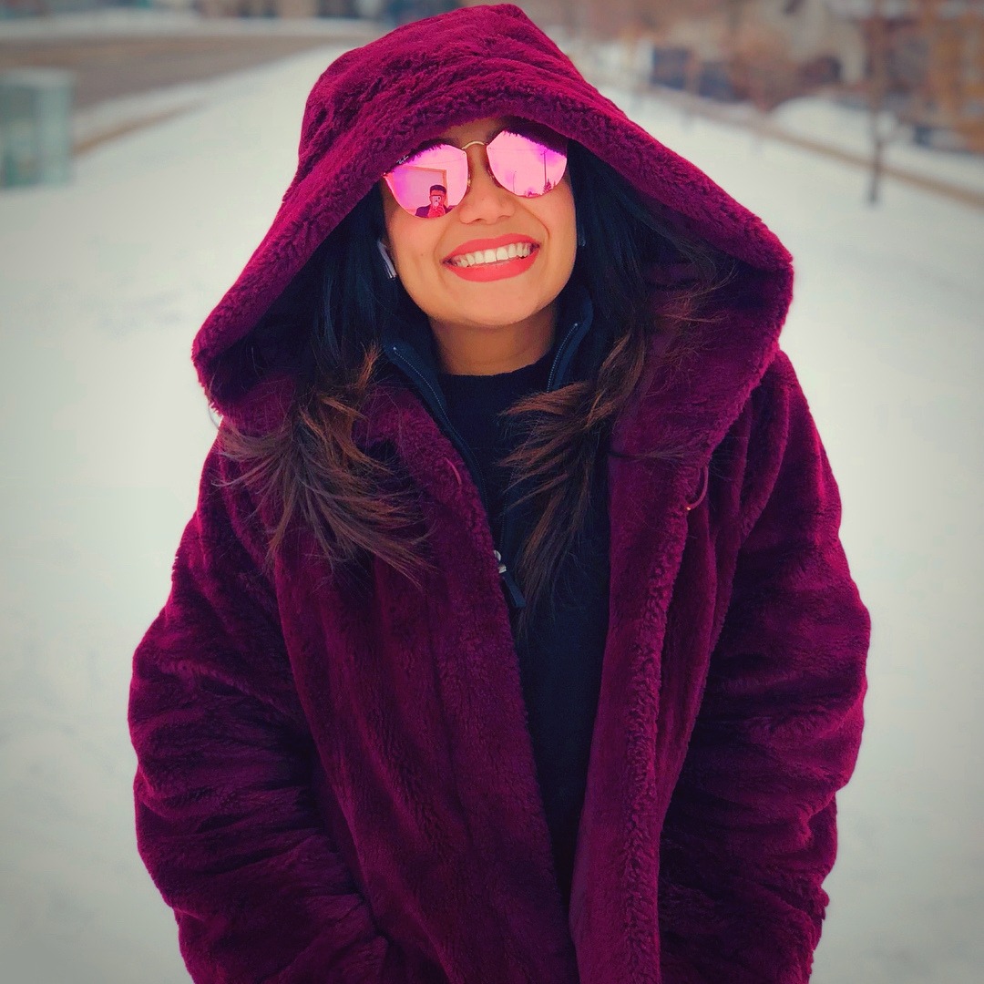 Neha Kakkar Hd Photos - Neha Kakkar Winter Dress - HD Wallpaper 