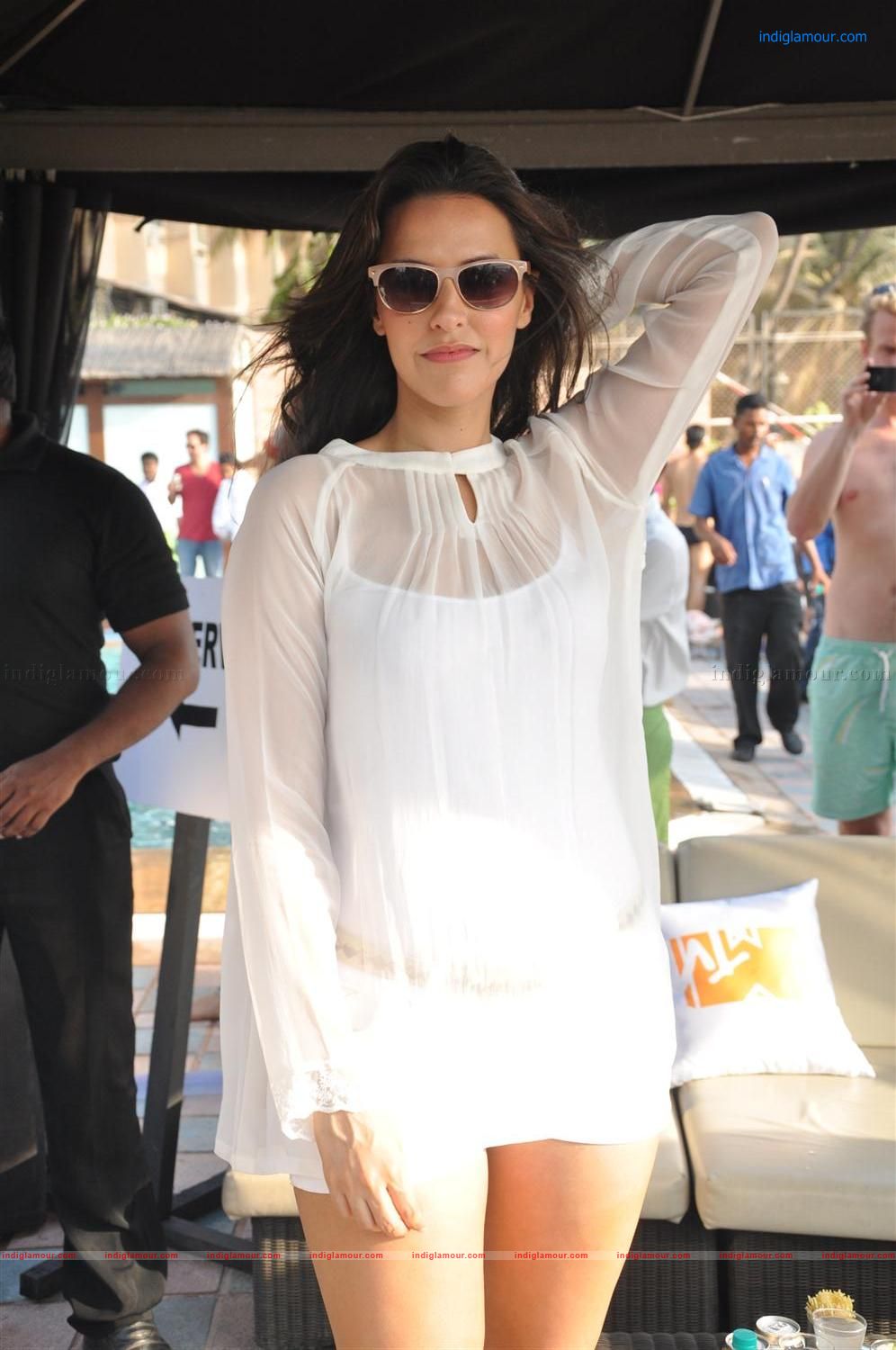 Neha Dhupia Bollywood Actress Photo - Bollywood Access Neha Dupia Hot - HD Wallpaper 