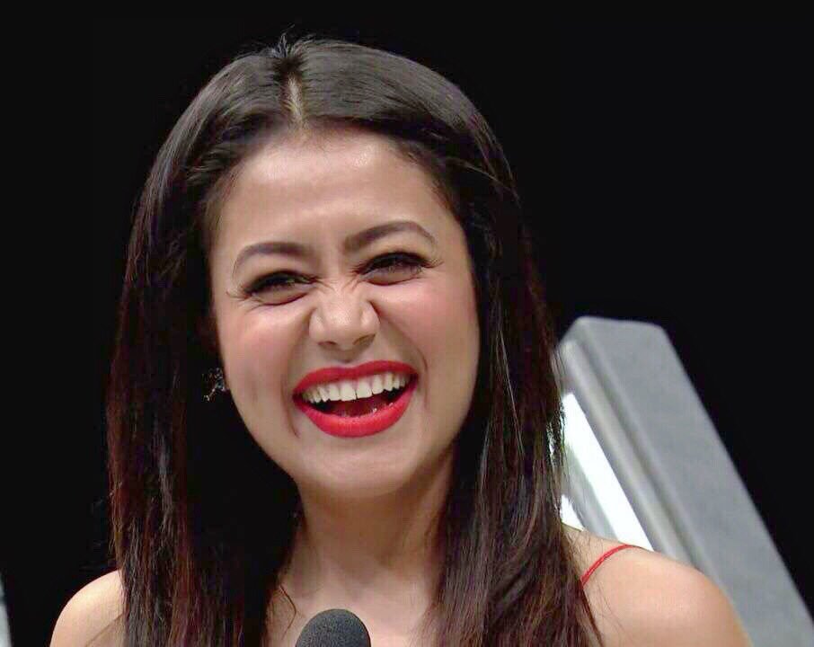 Neha Kakkar Smile - HD Wallpaper 