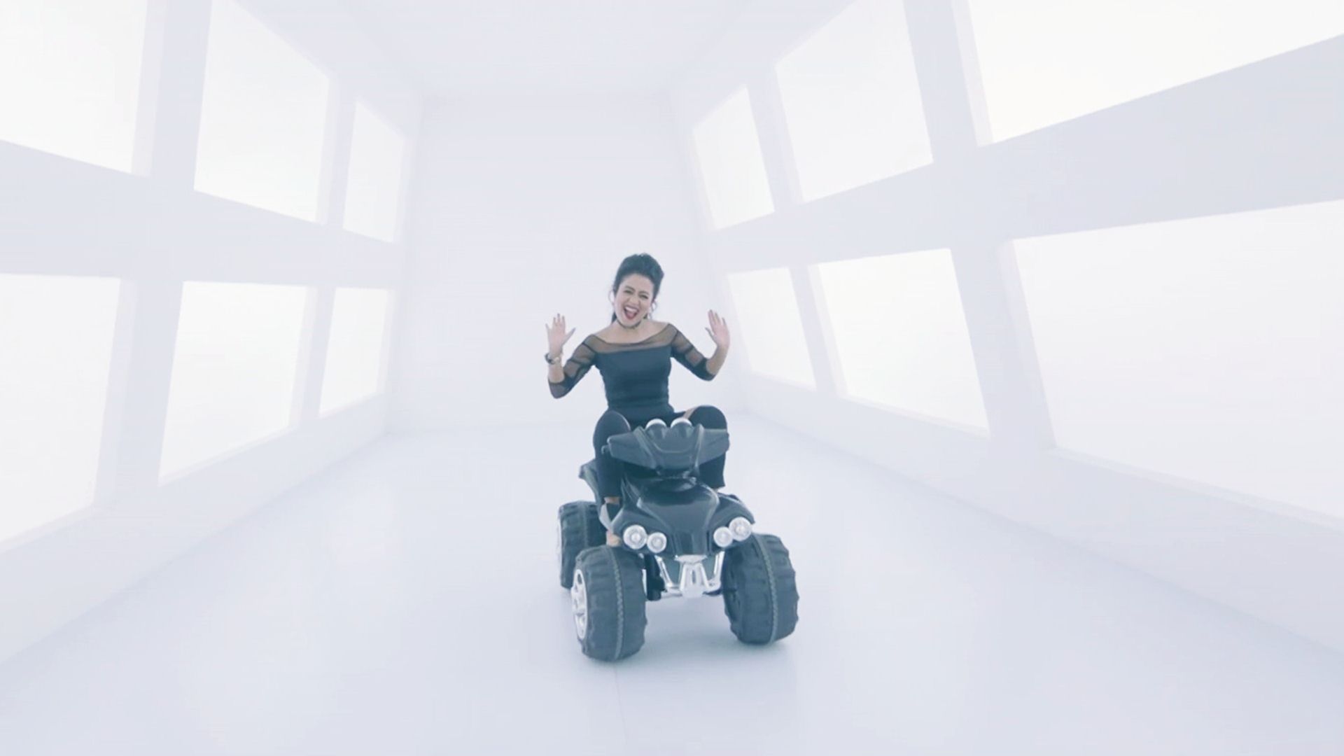 Neha Kakkar Full Hd Wallpaper - Neha Kakkar Background - HD Wallpaper 