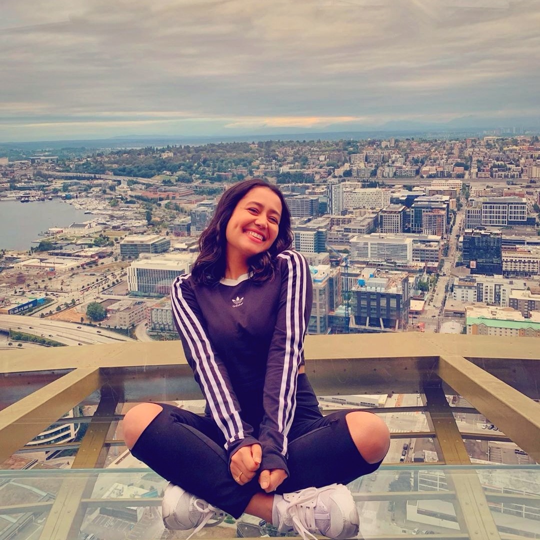 Neha Kakkar Hd Wallpaper - HD Wallpaper 