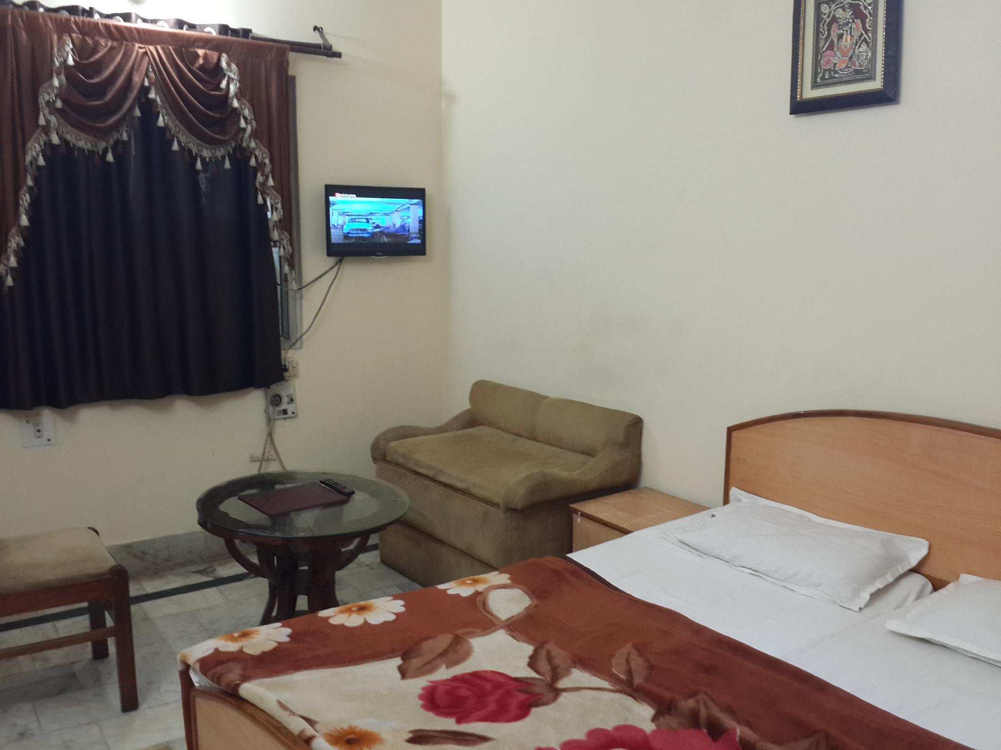 Shyam Guest House Mathura - HD Wallpaper 