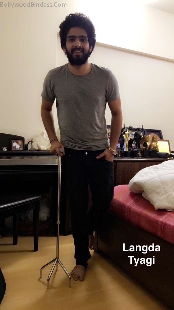 Amaal Malik Wallpaper Hd - Jyoti Malik Behind Amaal Mallik - HD Wallpaper 