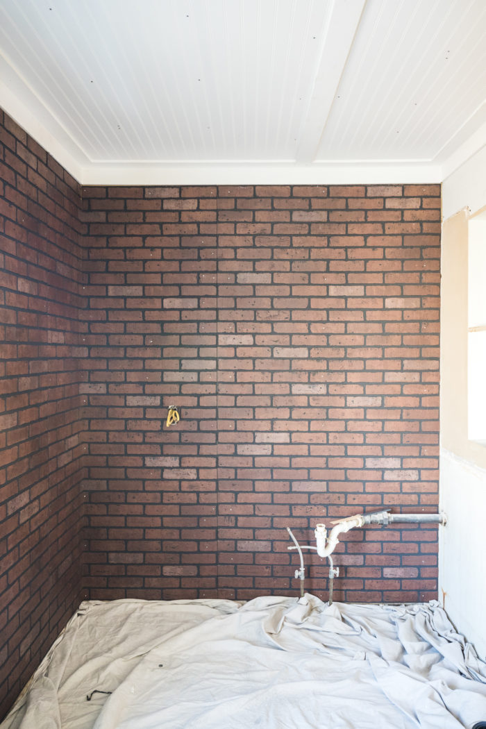 Brick Wall Panels Used To Create A Faux Brick Wall - Wall - HD Wallpaper 
