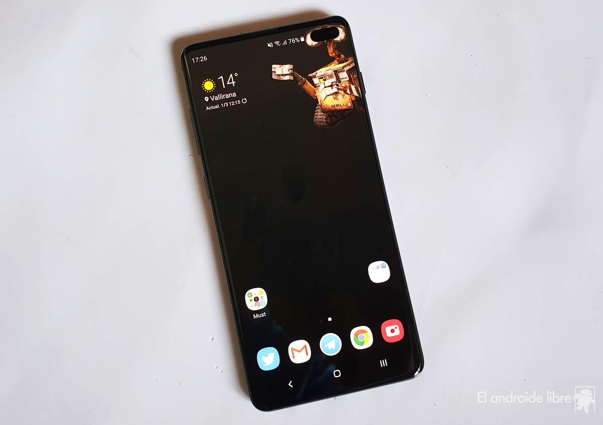 Probamos Los Wallpapers Más Impresionantes Para El - Samsung S10 Wallpaper Walle - HD Wallpaper 