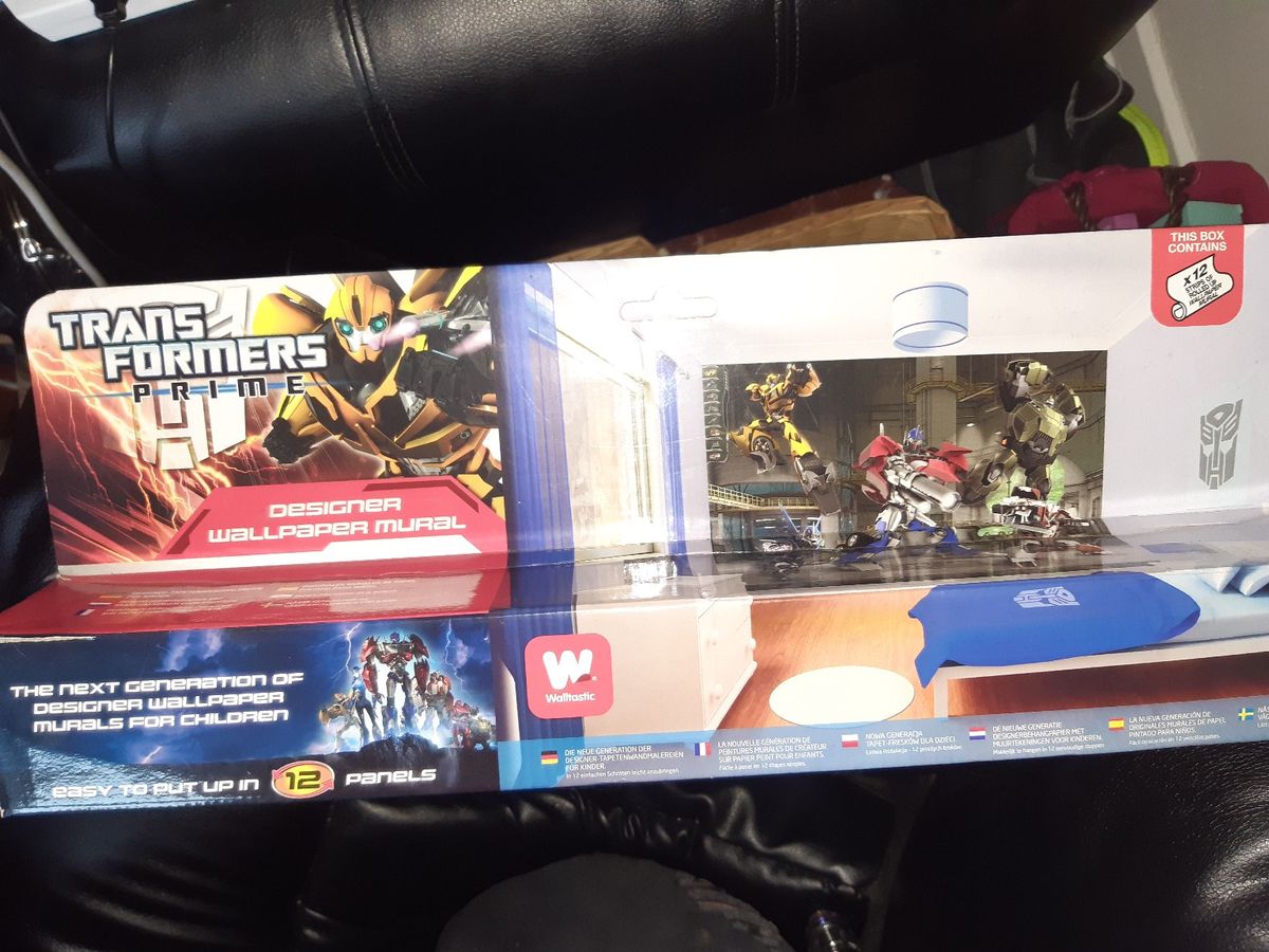 2x Canvases 
bedroom Rug (smallish)
single Bedding - Fictional Character - HD Wallpaper 