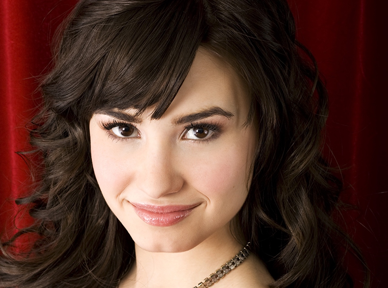 Demi Lovato 2007 Photoshoot - HD Wallpaper 