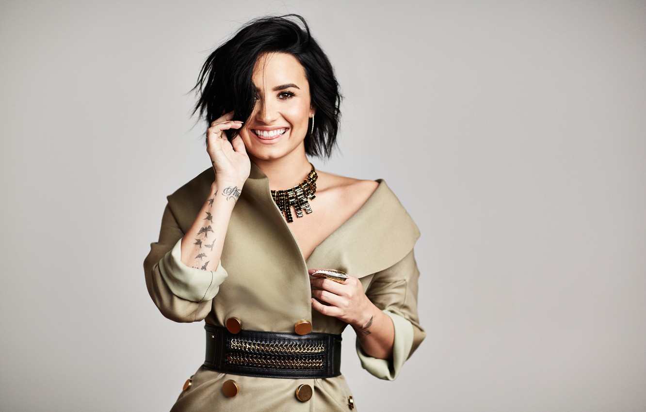 Photo Wallpaper Smile, Background, Dress, Brunette, - Demi Lovato Photoshoot 2016 - HD Wallpaper 