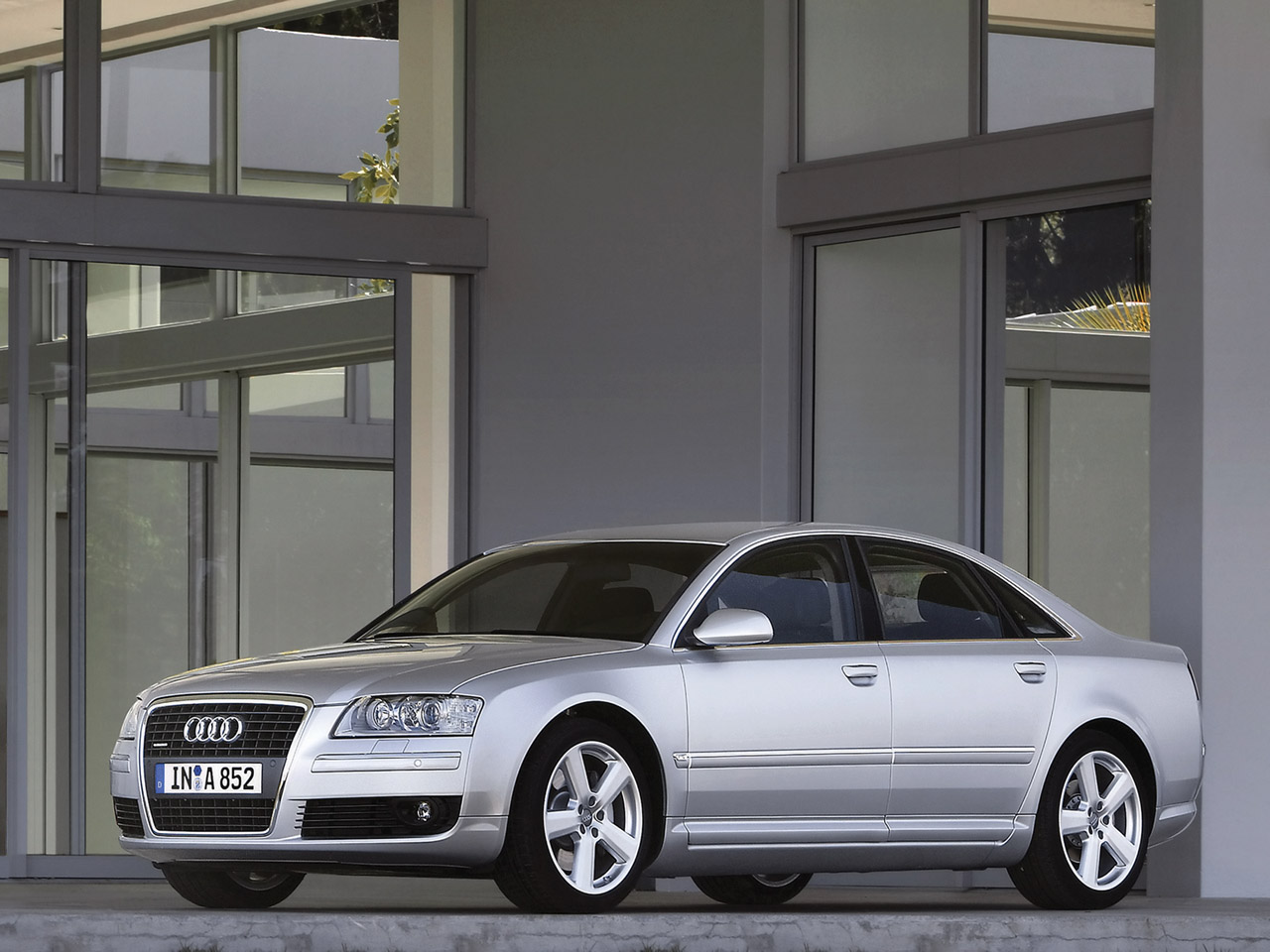 Audi A8 4.2 2005 - HD Wallpaper 