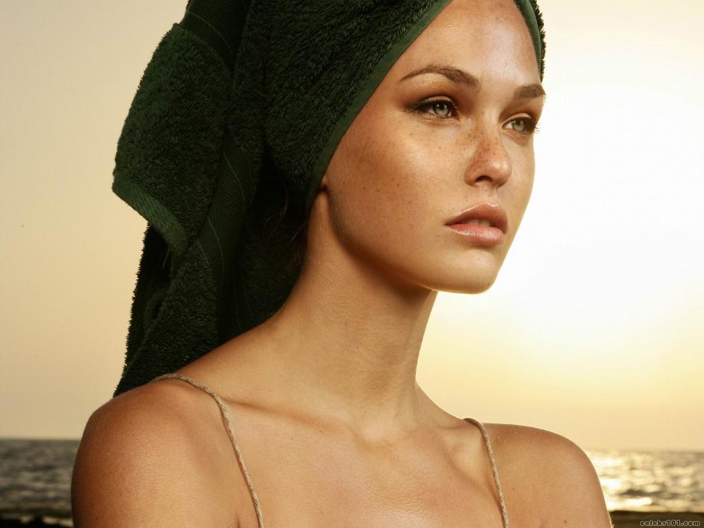 Bar Refaeli Wallpaper - Bar Rafaeli - HD Wallpaper 