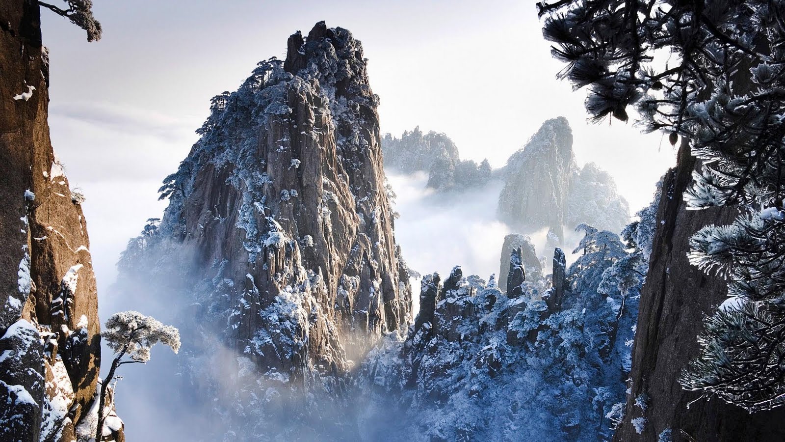 Huangshan Mountain - HD Wallpaper 