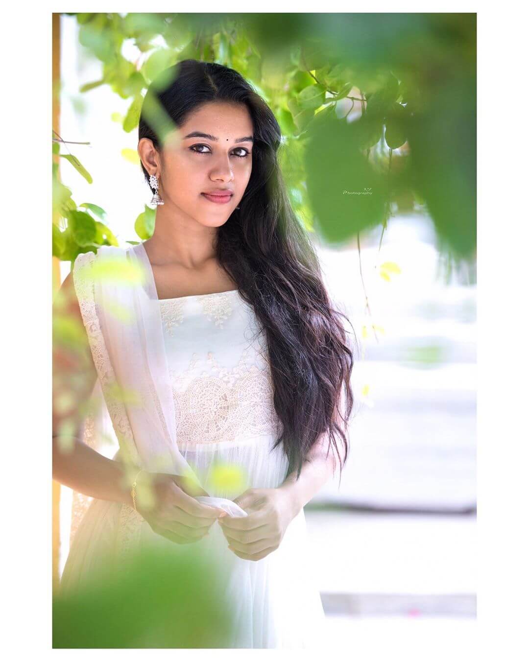 Mirnalini Ravi Images - Mirnalini Ravi Valmiki Heroine - HD Wallpaper 