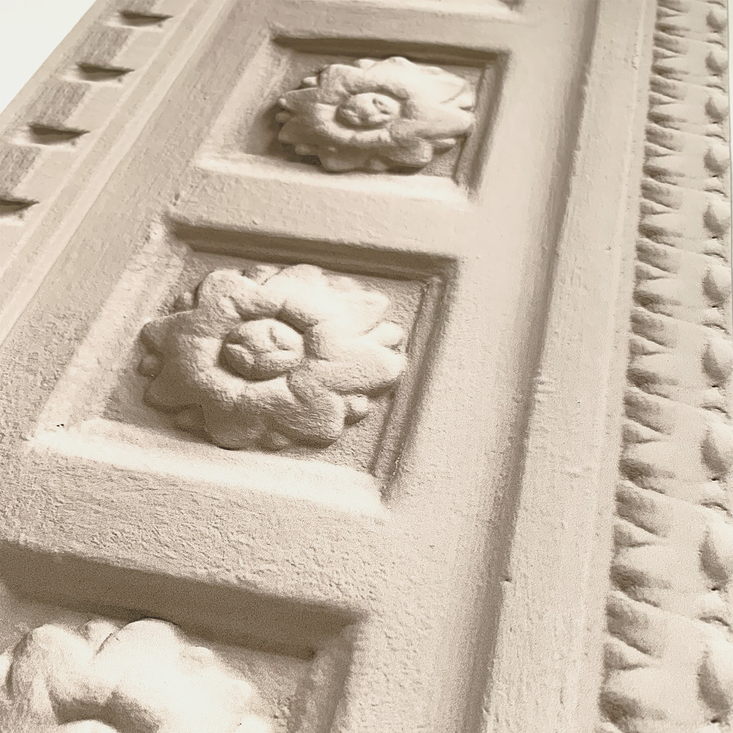 Beige Louis Xiv Molded Frieze Wallpaper - Stone Carving - HD Wallpaper 