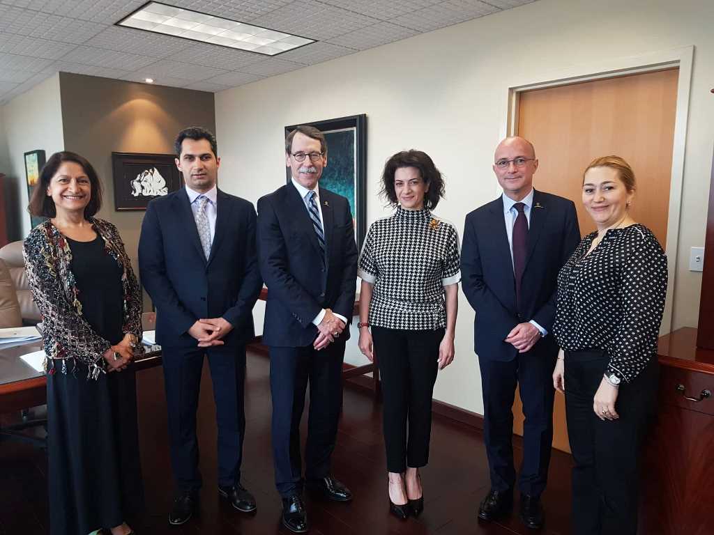 Businessperson - HD Wallpaper 