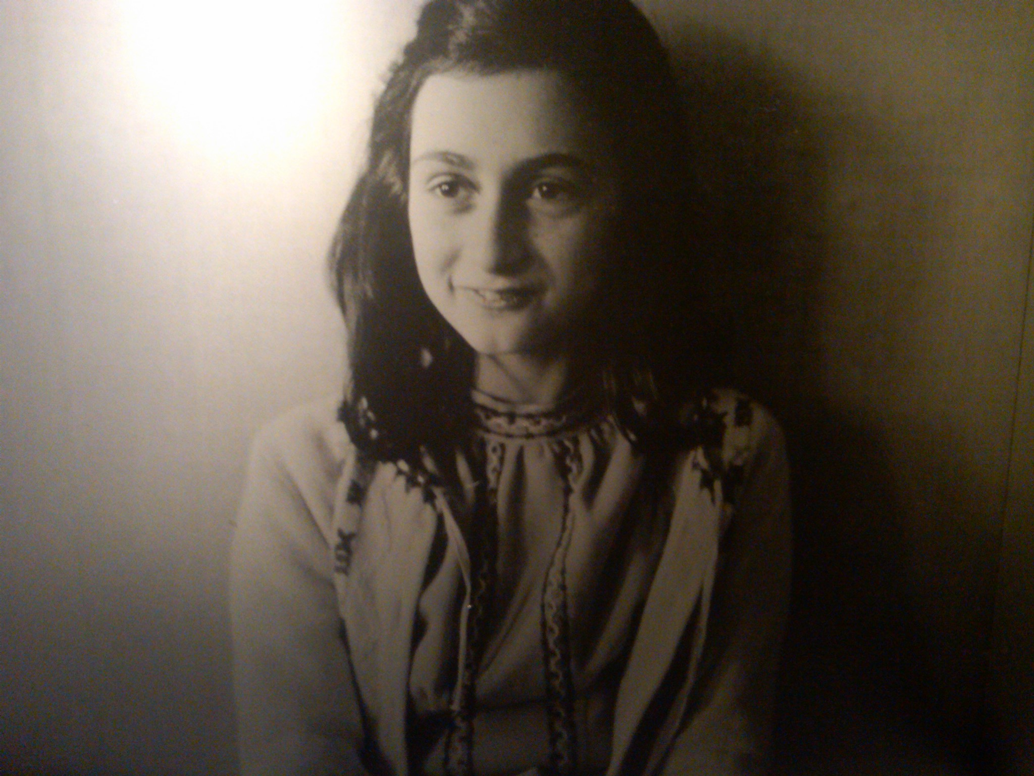 Quotes Diary Anne Frank - HD Wallpaper 