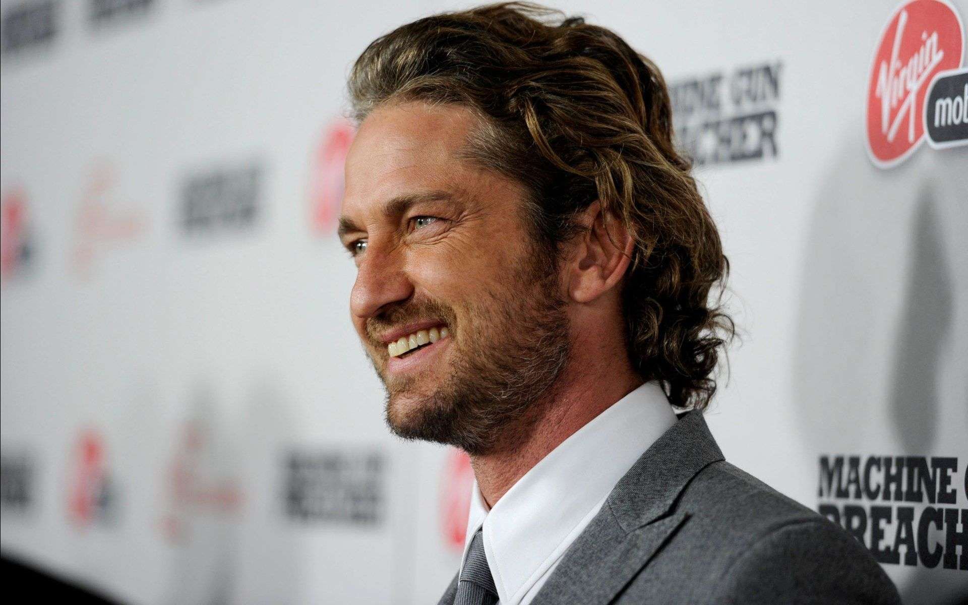 Gerard Butler With Long Hair - HD Wallpaper 