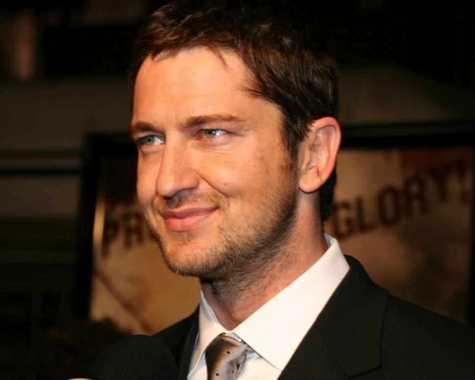 Gerard Butler, Celebrities, Actor, Mature, Handsome, - Gerard Butler Wallpaper Ipad - HD Wallpaper 