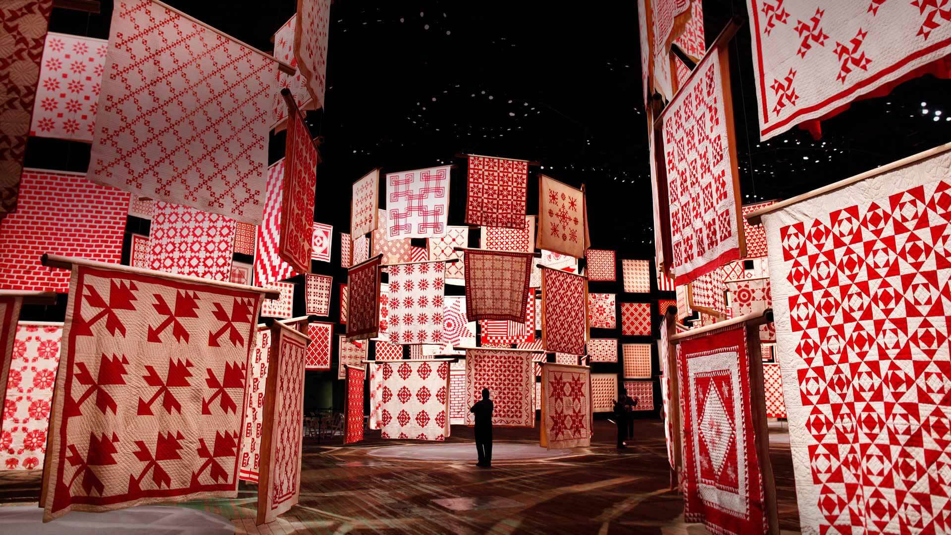 Bing Photo Location Red And White Quilts - HD Wallpaper 