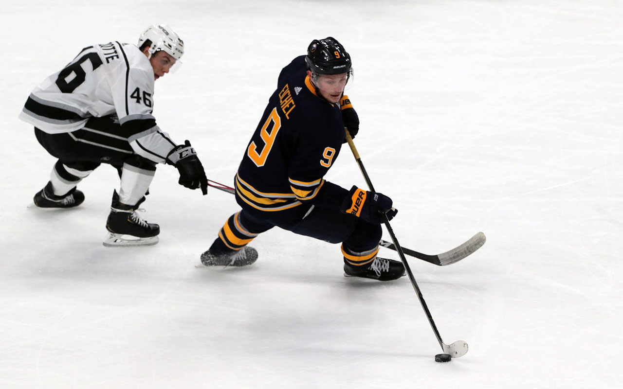 College Ice Hockey - HD Wallpaper 