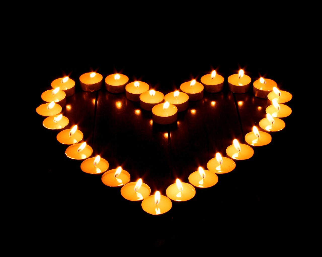 Candle, Heart, And Light Image - Heart With Tea Lights - HD Wallpaper 