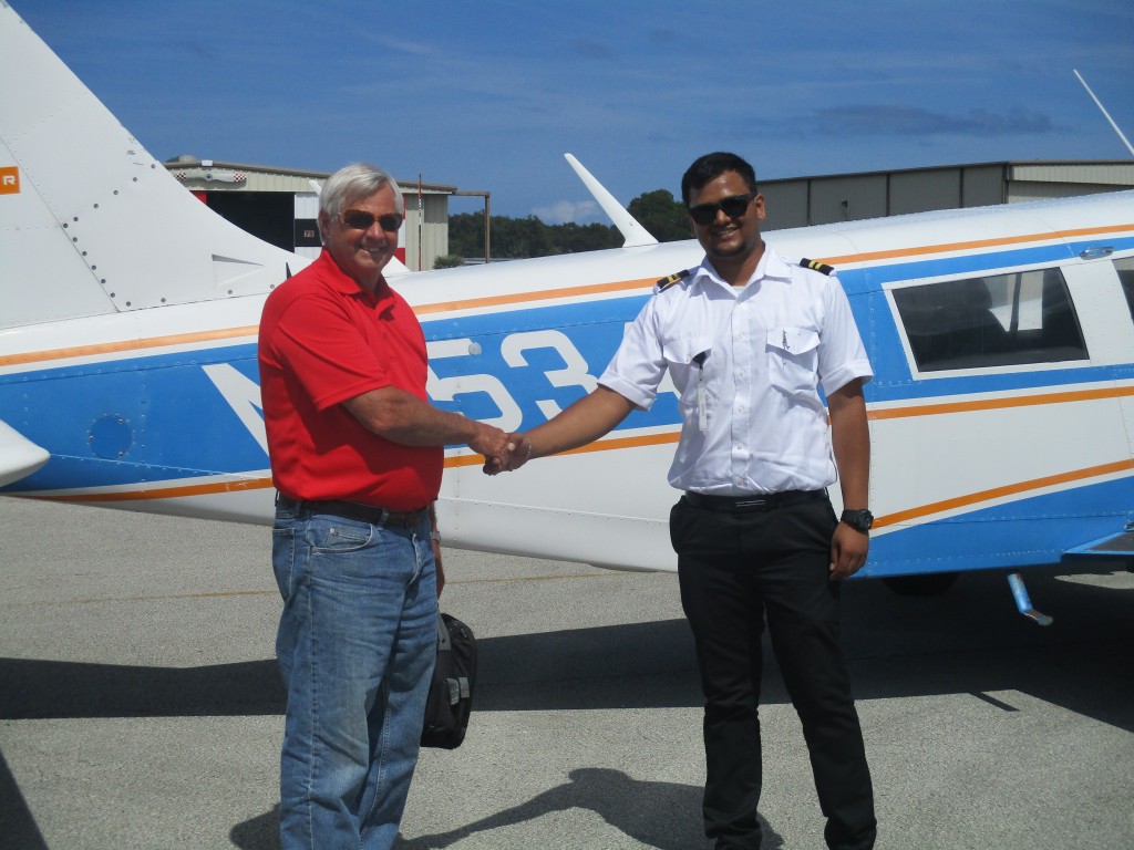 Monoplane - HD Wallpaper 