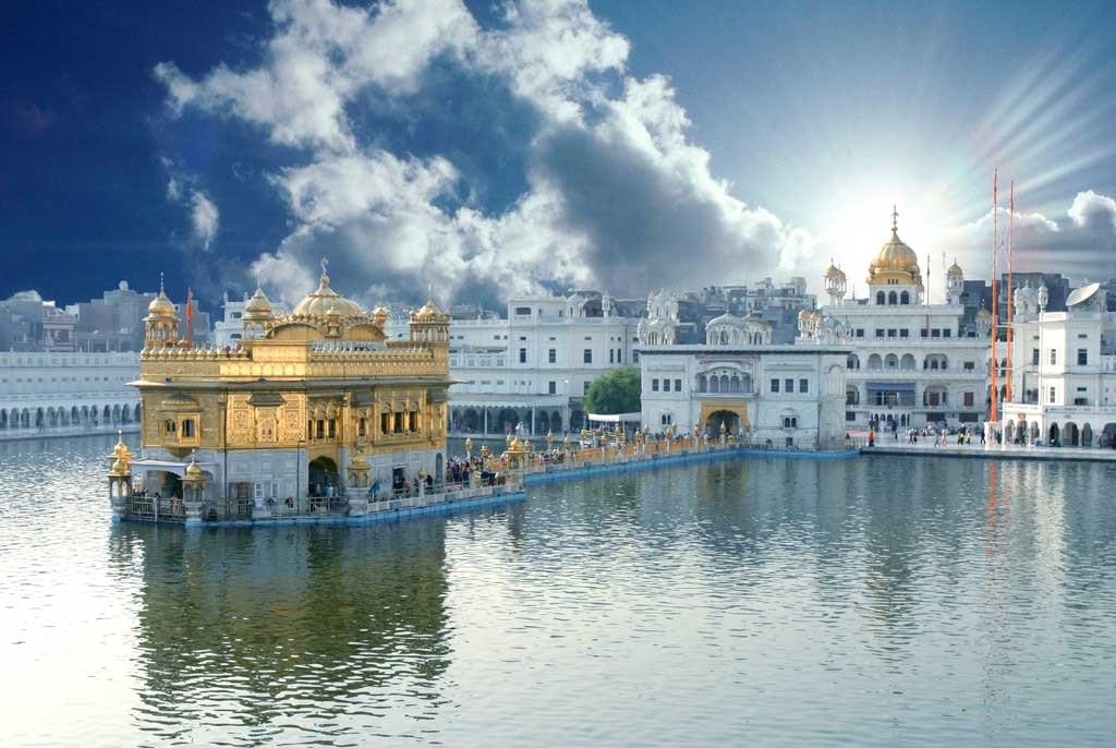 Sri Akal Takht Sahib Facing Sri Harmandir Sahib - HD Wallpaper 