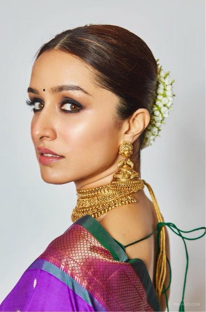 Shraddha Kapoor Diwali 2019 - HD Wallpaper 