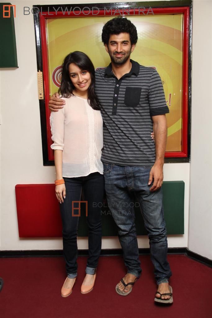 Shraddha Kapoor - Aditya Roy Kapoor With Shraddha - HD Wallpaper 