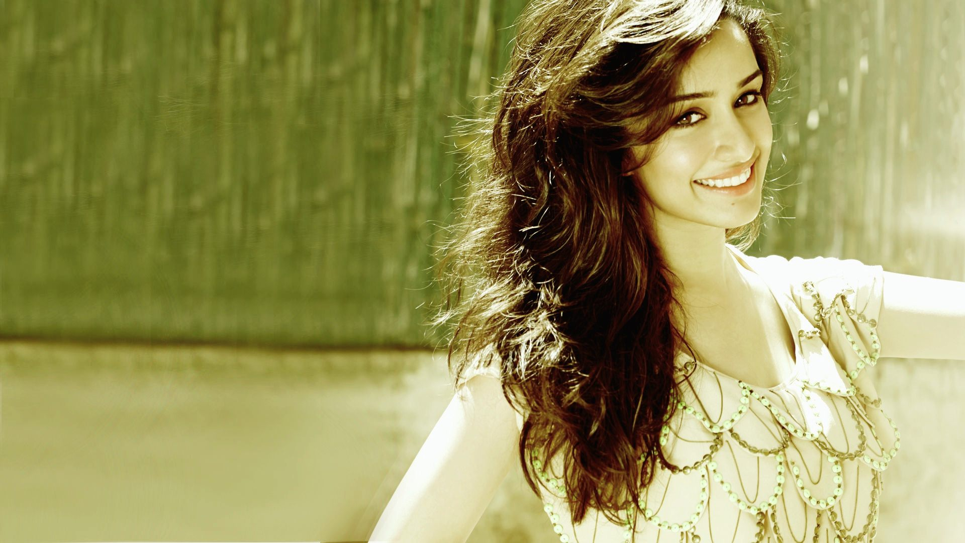 Shraddha Kapoor Hd Wallpaper For Desktop - Shraddha Kapoor Beautiful Full Hd - HD Wallpaper 