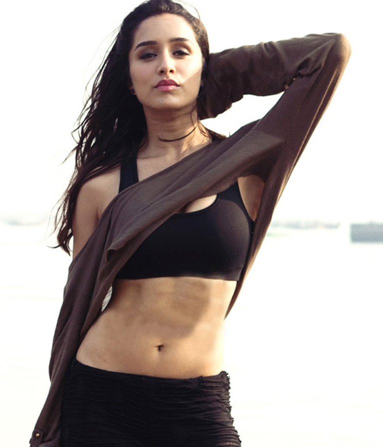 Shraddha Kapoor S Sizzling Hot Avatar Navel Show - Shraddha Kapoor Hot In Street Dancer - HD Wallpaper 