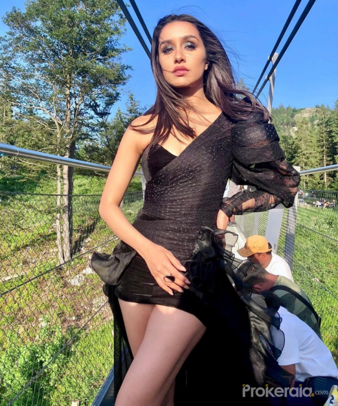 Hot Sexy Shradha Kapoor - HD Wallpaper 