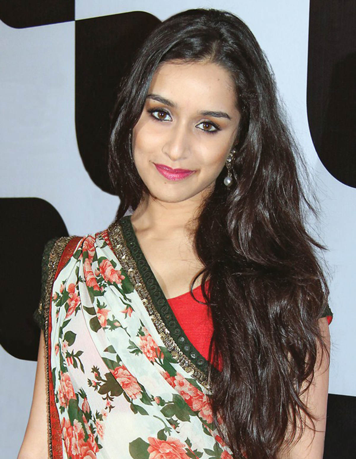 Shraddha Kapoor Image Simple - HD Wallpaper 