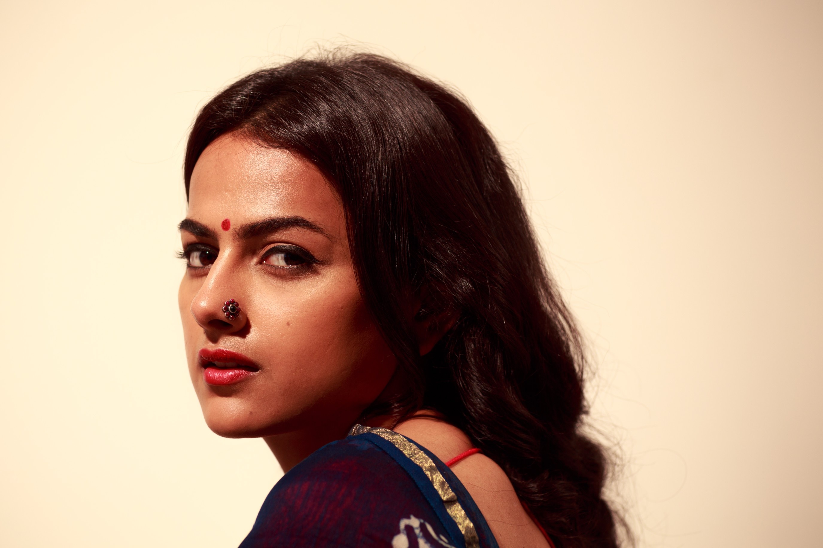 Shraddha Srinath - HD Wallpaper 