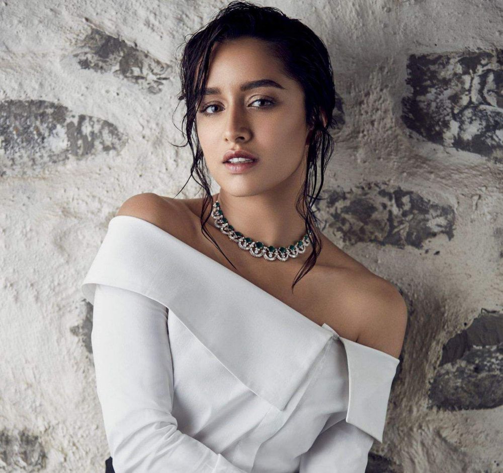 Harper's Bazaar India 2018 - HD Wallpaper 