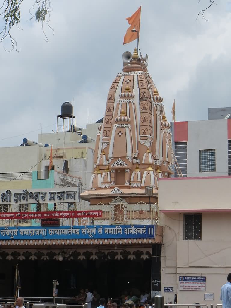 Side View Of Shani Shingnapur Temple - Shani Temple - HD Wallpaper 