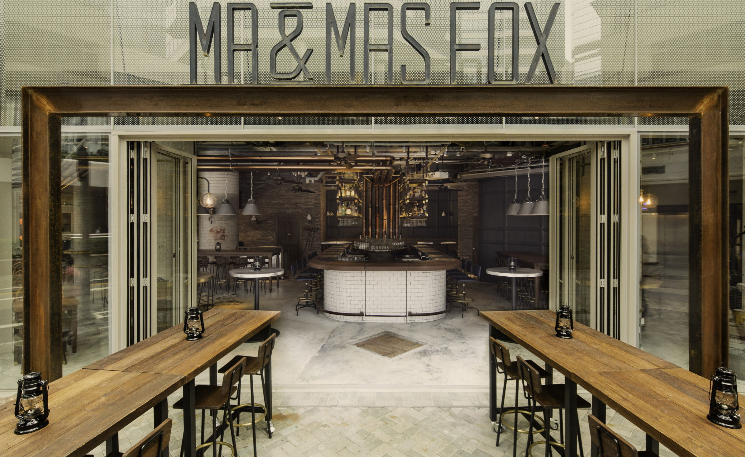 Mr And Mrs Fox Hong Kong - HD Wallpaper 