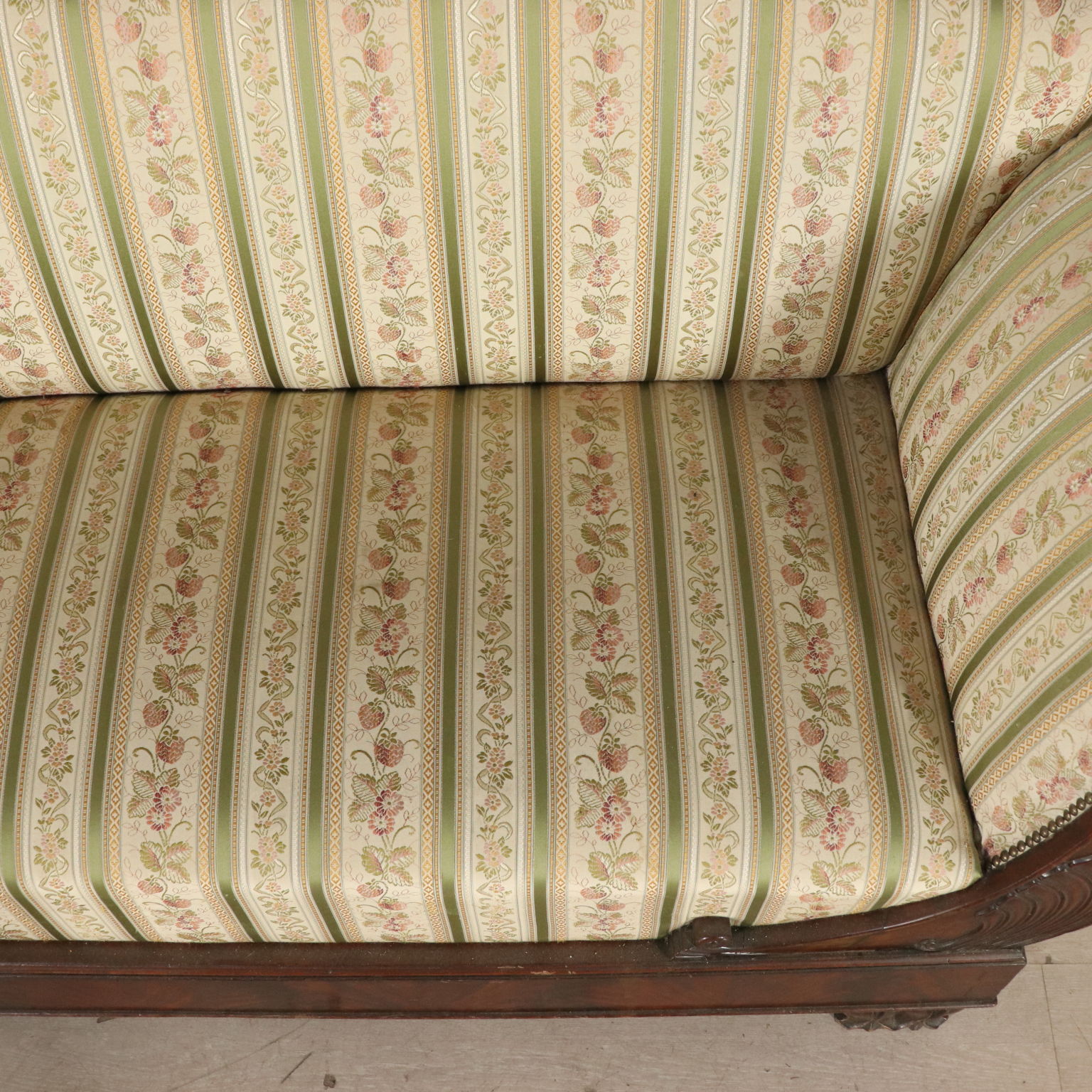 Carved Antique Sofa Mahogany Italy Second Quarter Of - Wood - HD Wallpaper 