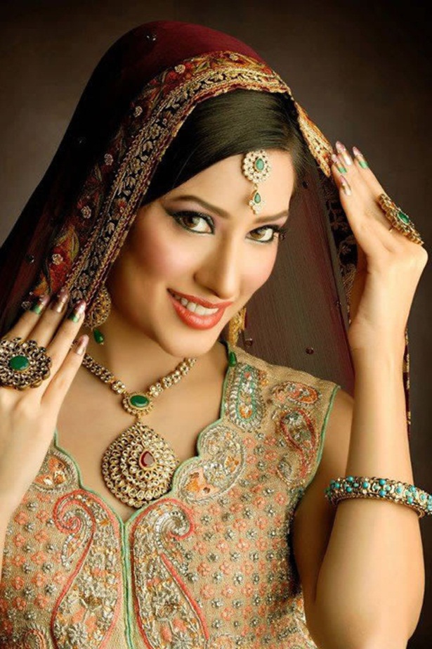 Mehwish Hayat New Photos - Mehwish Hayat Bridal Shoot - HD Wallpaper 