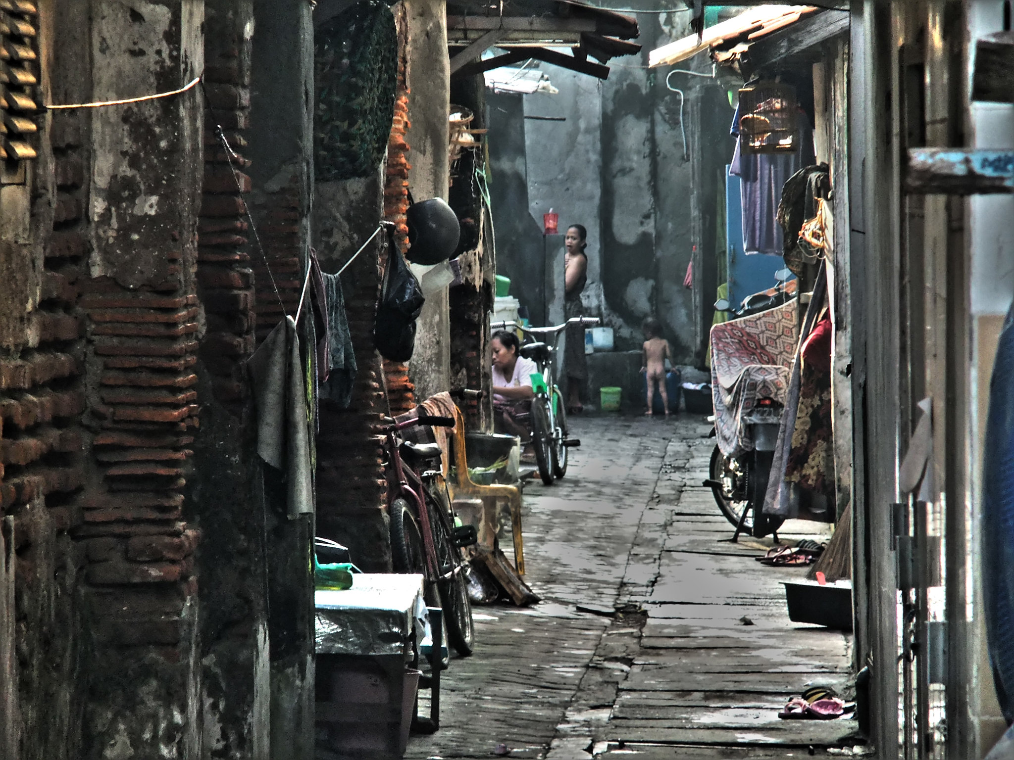 Lorong Kota - HD Wallpaper 