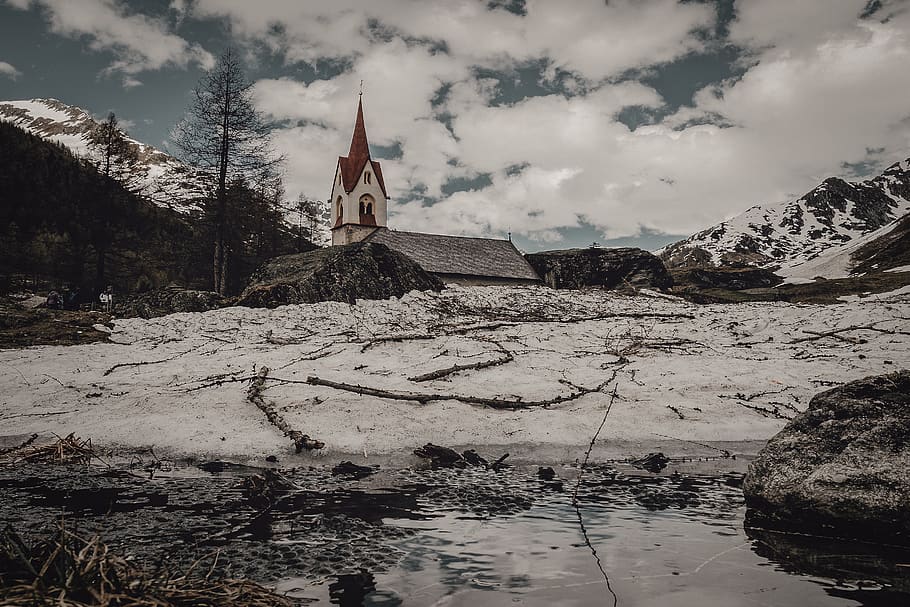 Pegunungan Yang Tertutup Salju, Petualangan, Gereja, - HD Wallpaper 
