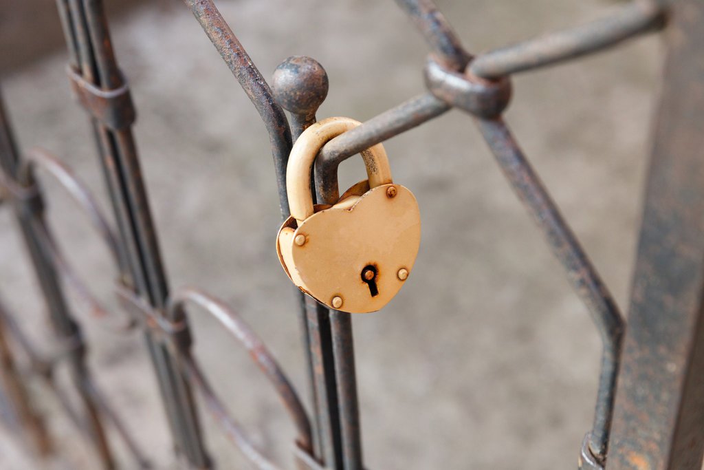 Cintaku Tk Direstui - HD Wallpaper 