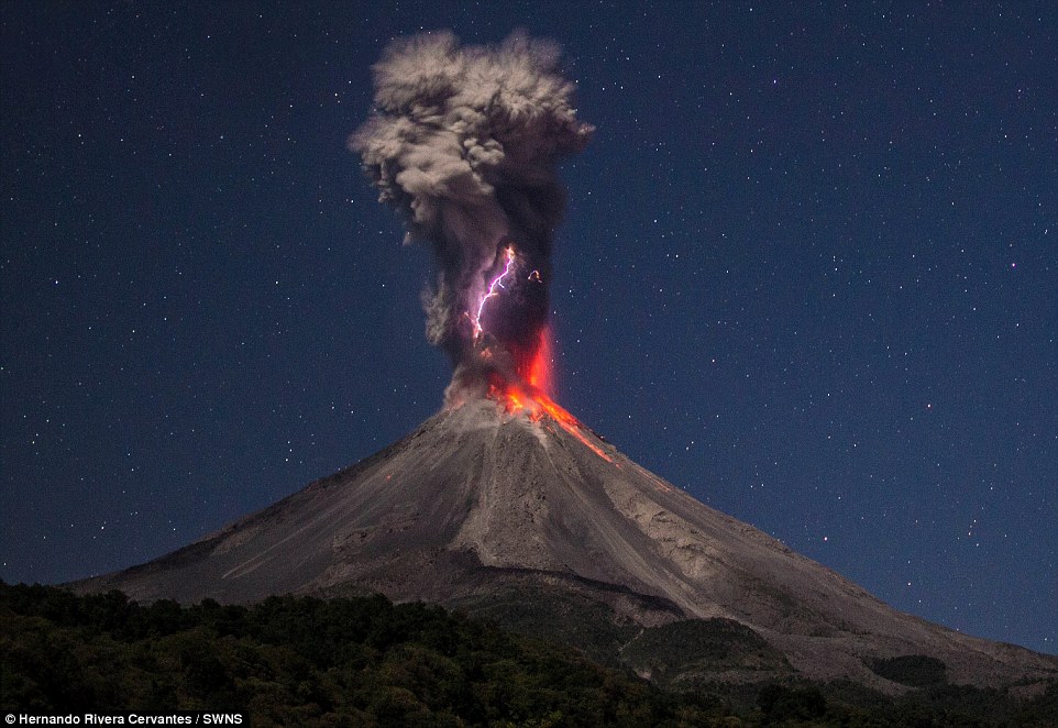 Colima Volcano Eruption - HD Wallpaper 