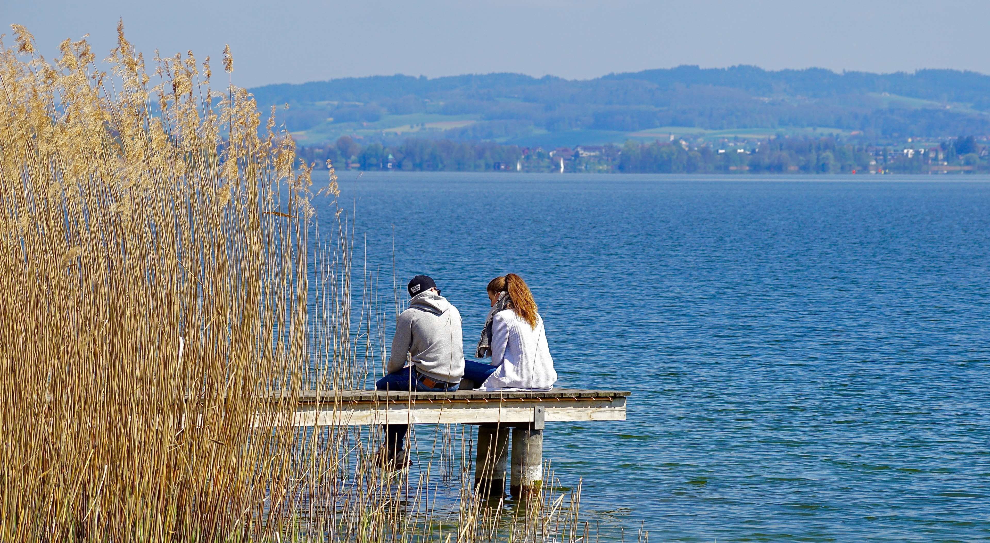 Couple At Peaceful Place - HD Wallpaper 