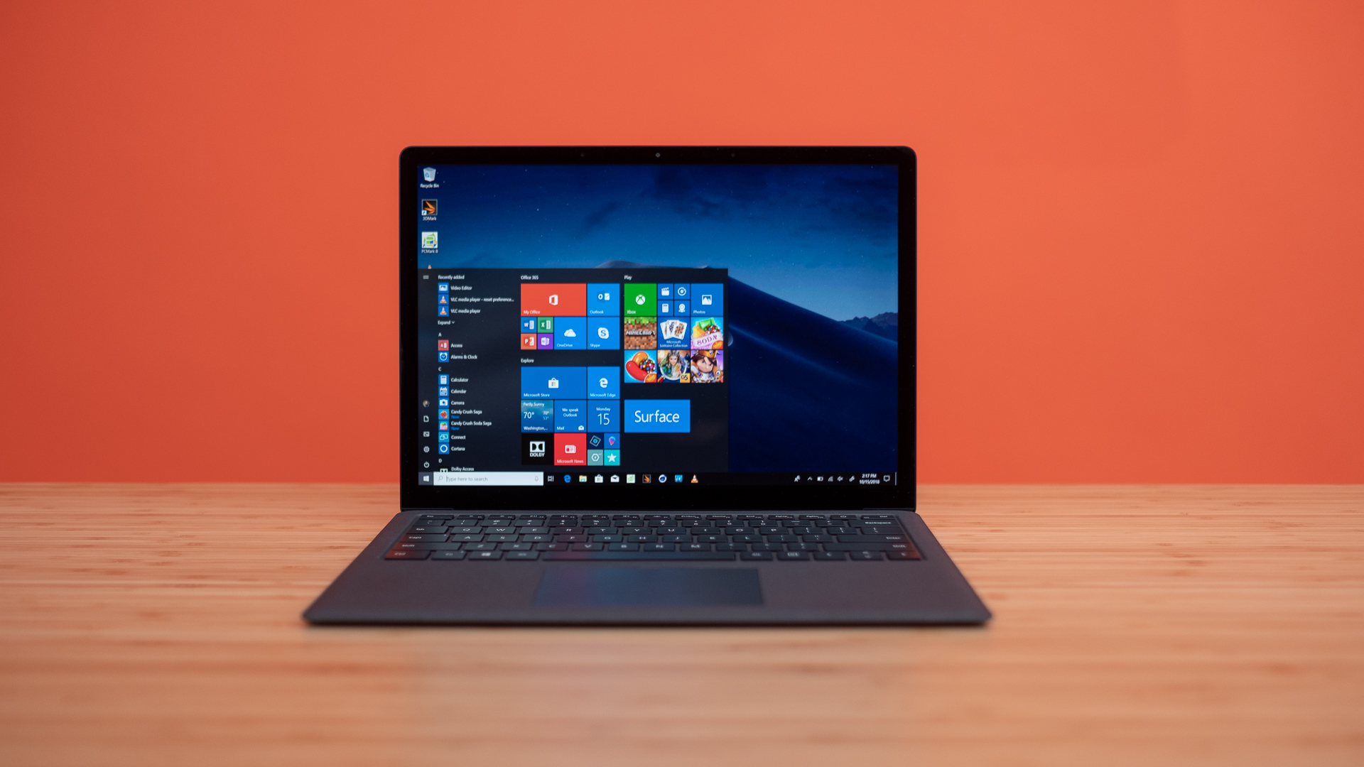 Surface Laptop - Microsoft Explore Surface Laptop - HD Wallpaper 