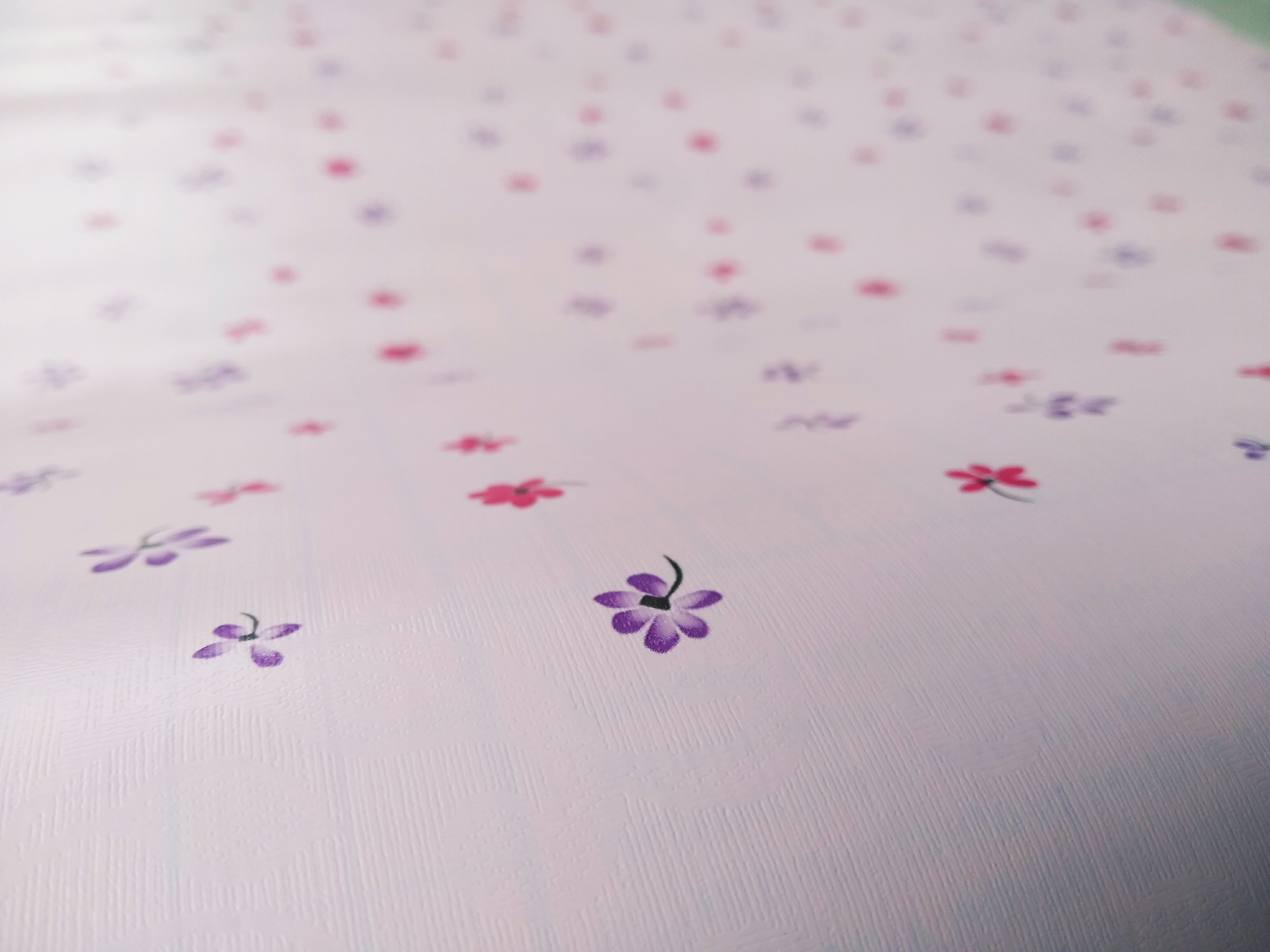 Wallpaper Bunga Kecil Ungu Violet Background Pink - Embroidery - HD Wallpaper 