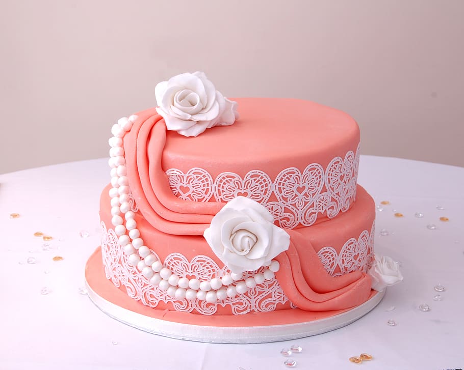 Two Layered Cake With Pink And White Icing, Party, - Kue Ulang Tahun Putih - HD Wallpaper 